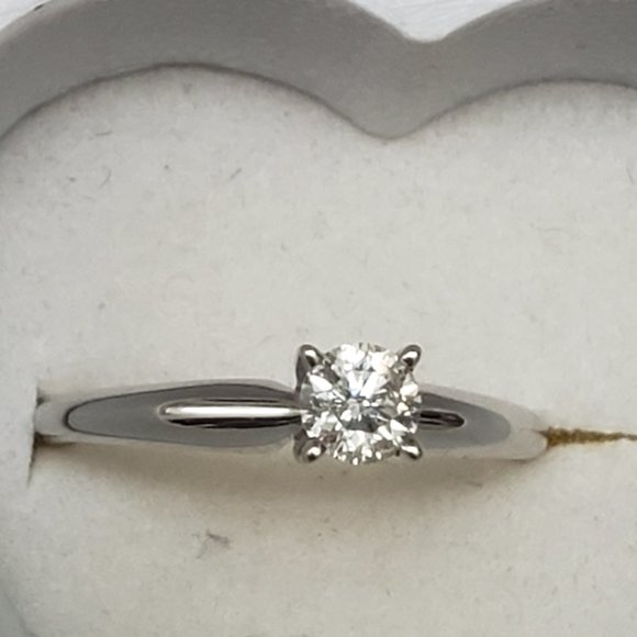 Estate Vintage 14k White Gold .25ct Diamond Engagement Ring - Picture 10 of 10